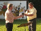 Verbandsschiedsrichterobmann Gerd Schugard gratuliert zum Jubil�um