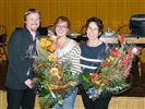 Danksagung an die Wirtin des Sitzungslokals, Helga Lach, und ihre Nichte am 12. Dezember 2011